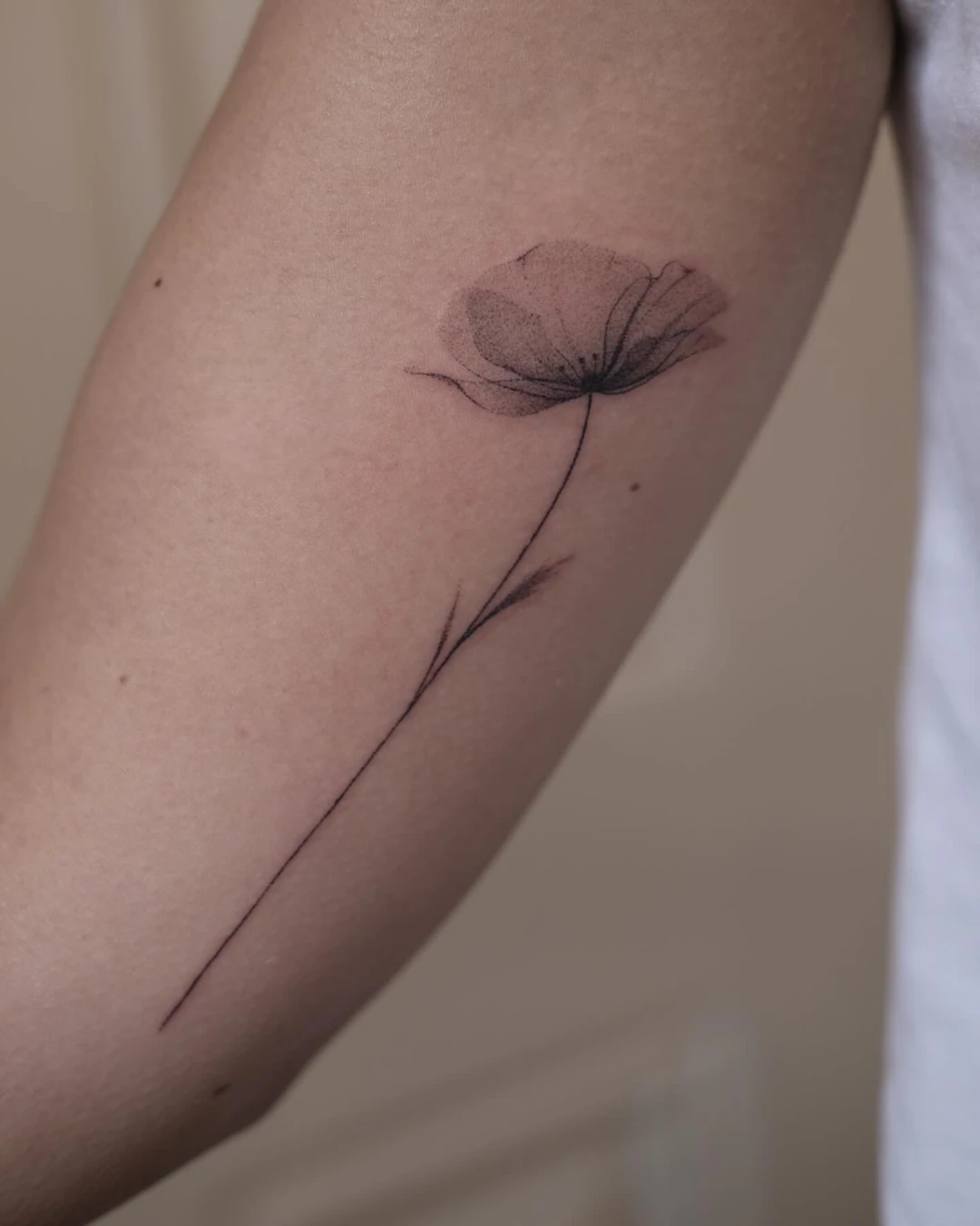 Detailed handpoke tattoo by Maria Pokes in Lisbon
